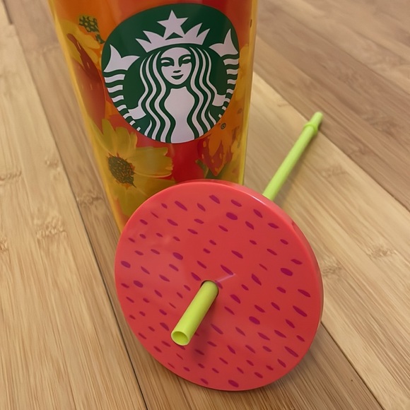 Starbucks Strawberry Fields 24oz Tumbler 🍓 - Picture 6 of 6